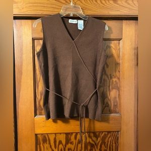 Ladies White Stag Brown Ribbed Sleeveless V-Neck Pullover Top Size Large